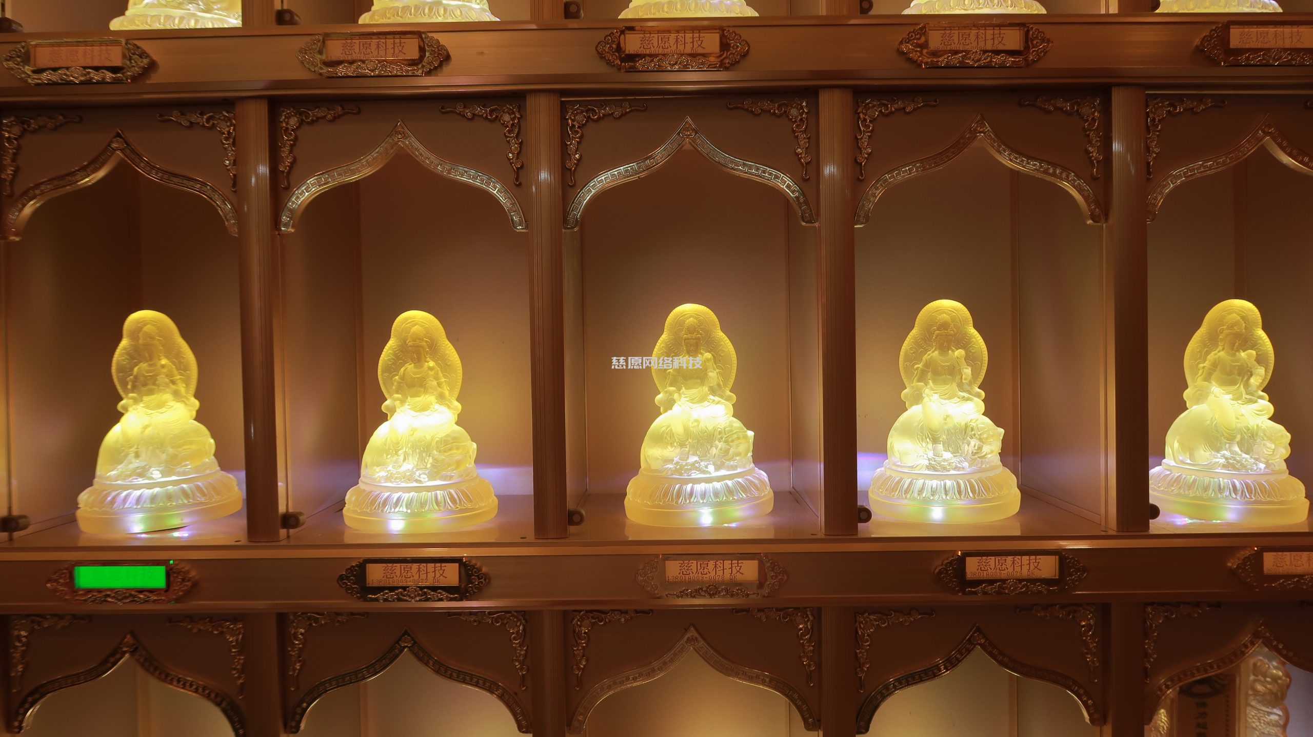 慈愿萬(wàn)佛墻談?wù)勊略悍瘕愒O(shè)計(jì)和居家佛龕那些小常識(shí)